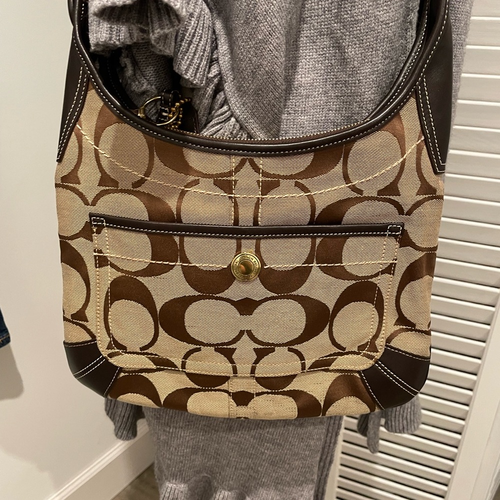 Coach Crossbody signature bag